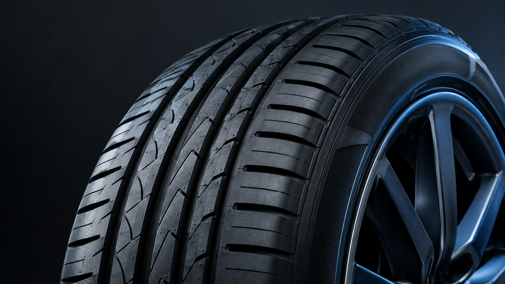 Close-up van het profiel van een nieuwe autoband